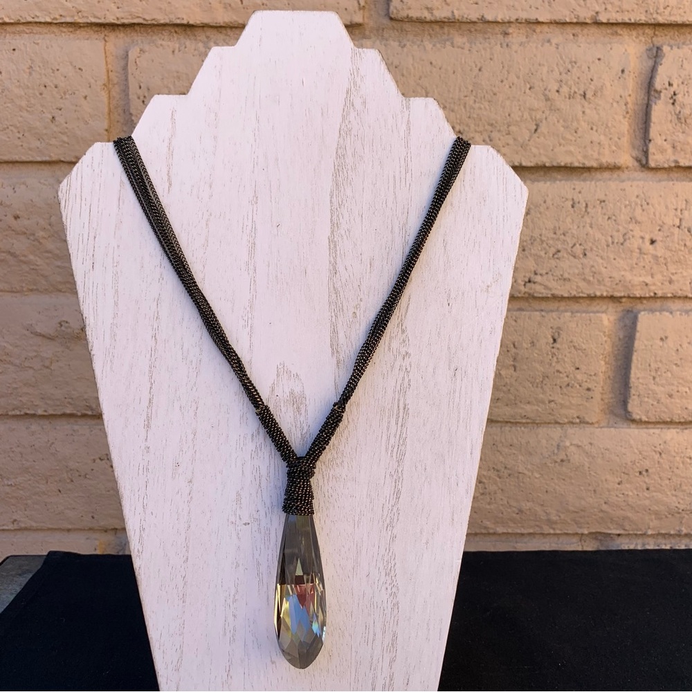 NWT Draper’s & Damons Tear Drop Necklace Black and Gold